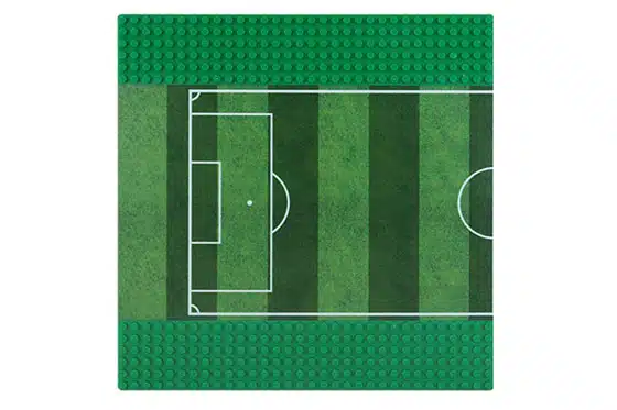 Fußball / Fußballballplatz Grundplatte 32 x 32 Noppen in der Farbe grün für Deine Klemmbausteinewelt.